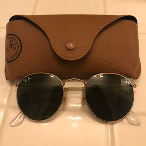 Ray-Ban Round Shaped Black glasses